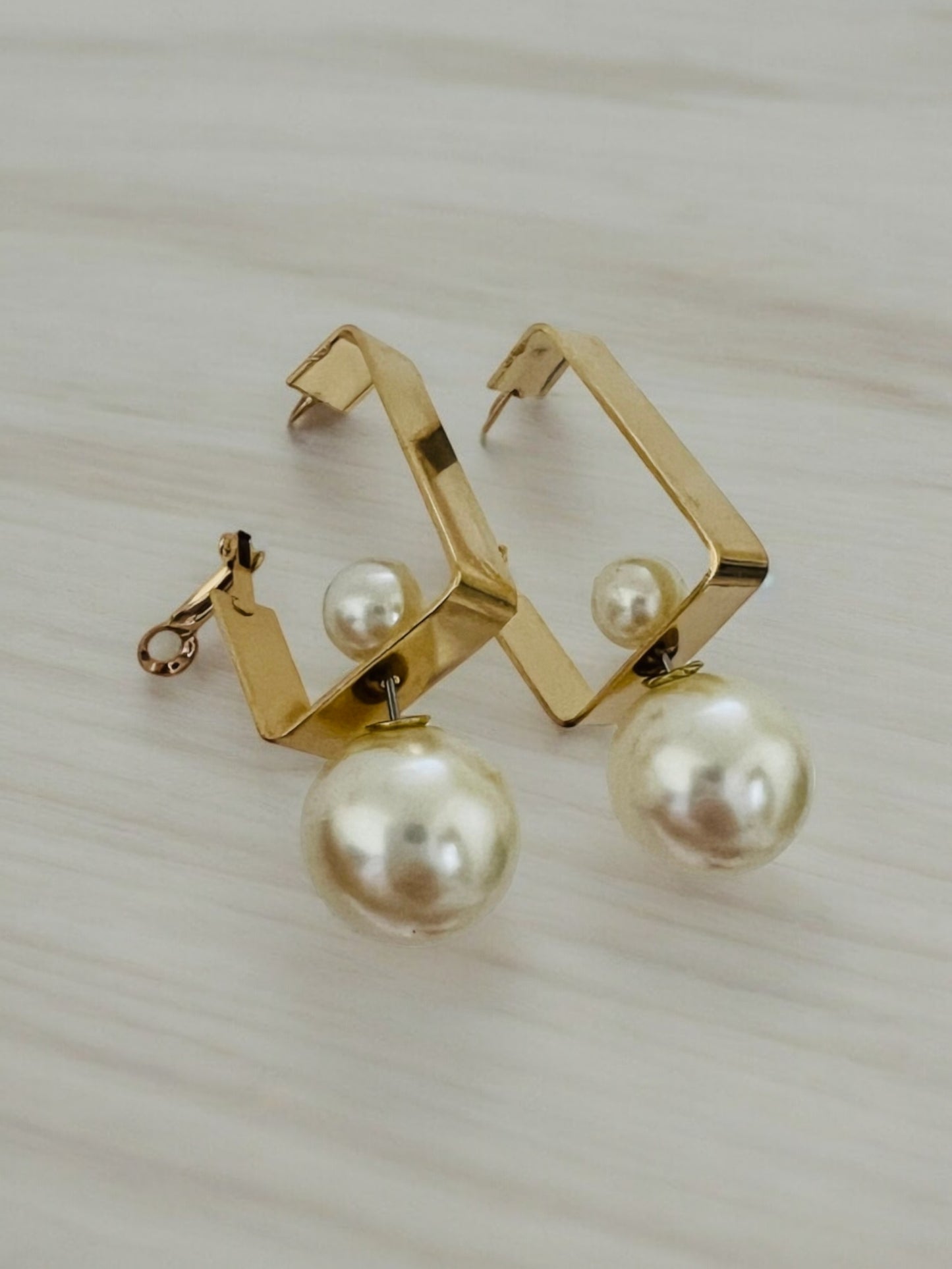 gold pearl earrings,gold plated earrings,big gold earrings,long pearl earrings,Gold Pearl Rectangle Shaped Earring