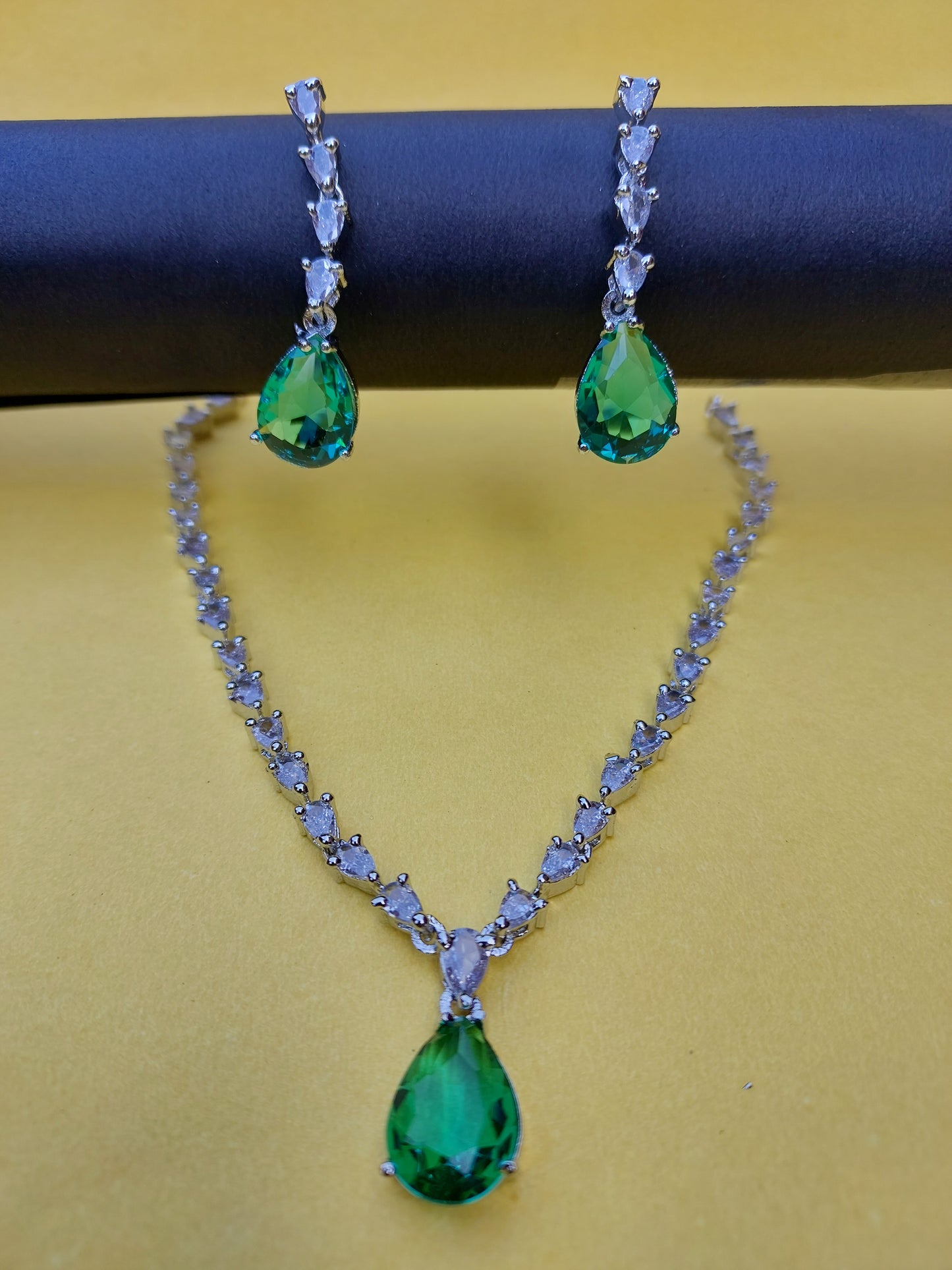 Ornafy Modern Pendant Set - Captivating Droplet Green Stone and Matching Earrings