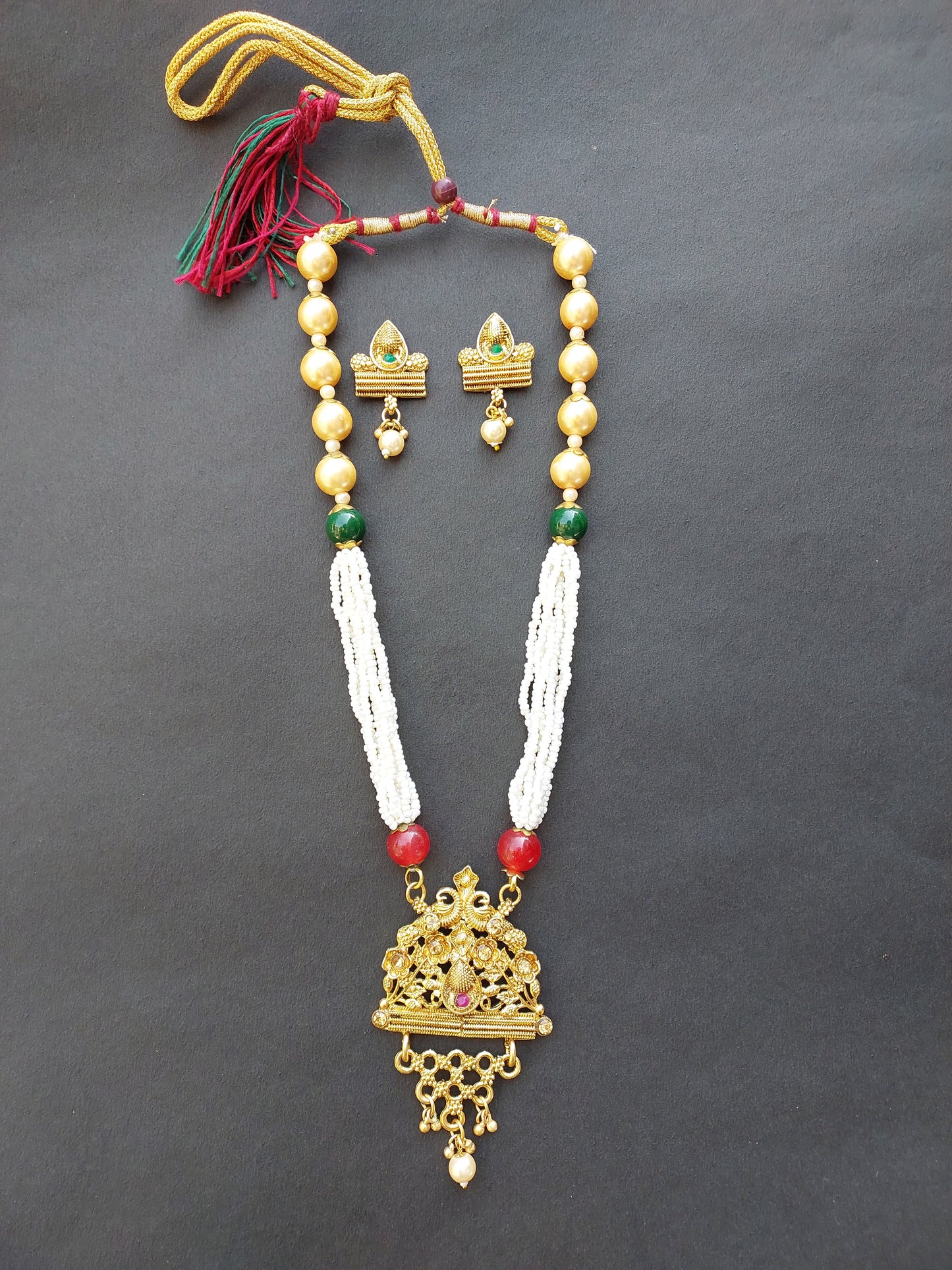 Ornafy Enchanting Kundan and Pearl Necklace Set