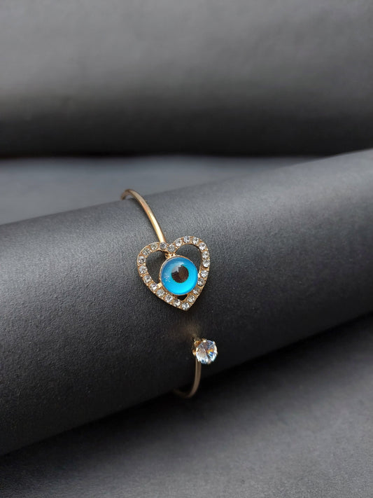 Ornafy Sleek Style: Heart Bracelet with Evil Eye and Sparkling Studs