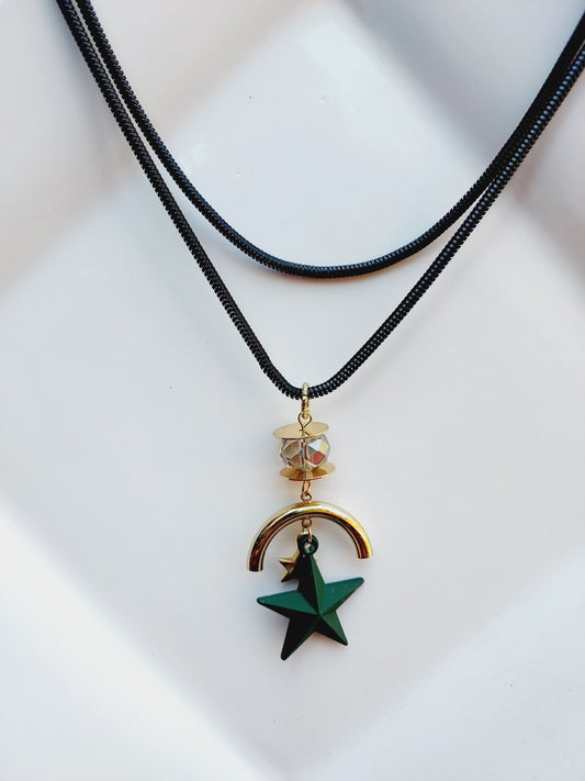 Ornafy Stylish Star Charm: Star-Shaped Necklace with Black Chain for Modern Elegance