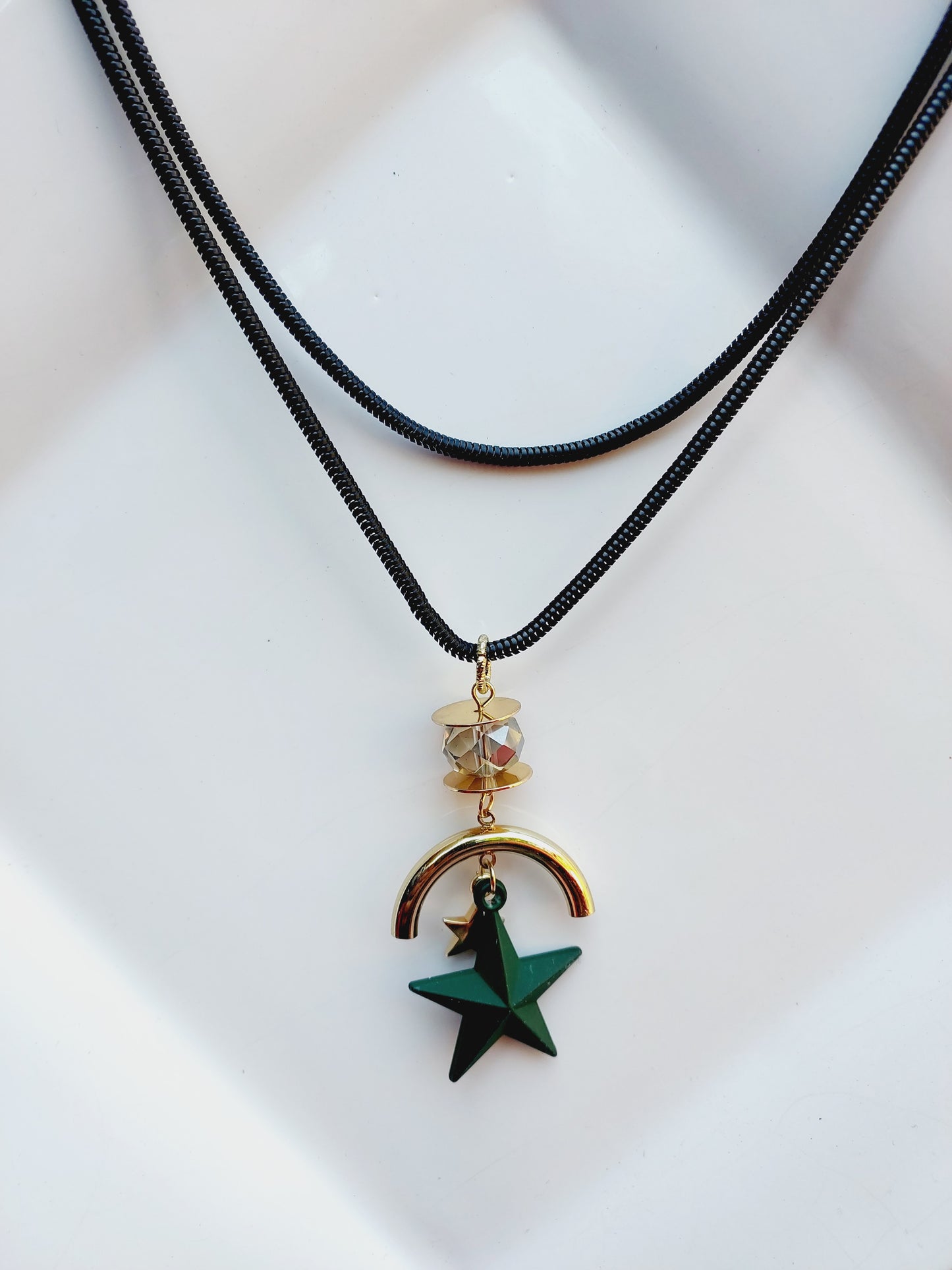 Ornafy Stylish Star Charm: Star-Shaped Necklace with Black Chain for Modern Elegance