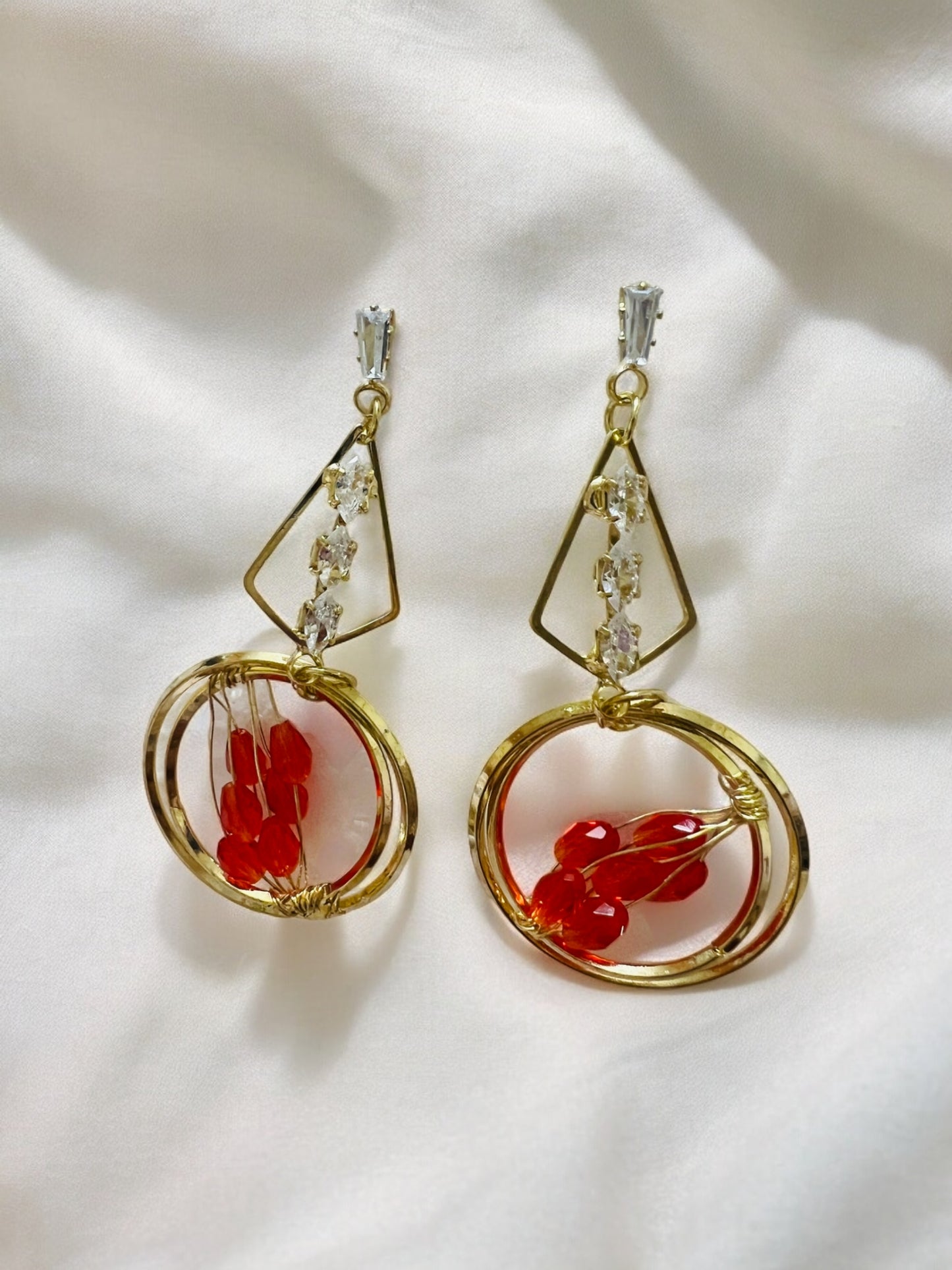 Ornafy Golden Elegance: Pink/black/red Bead Fusion Earrings