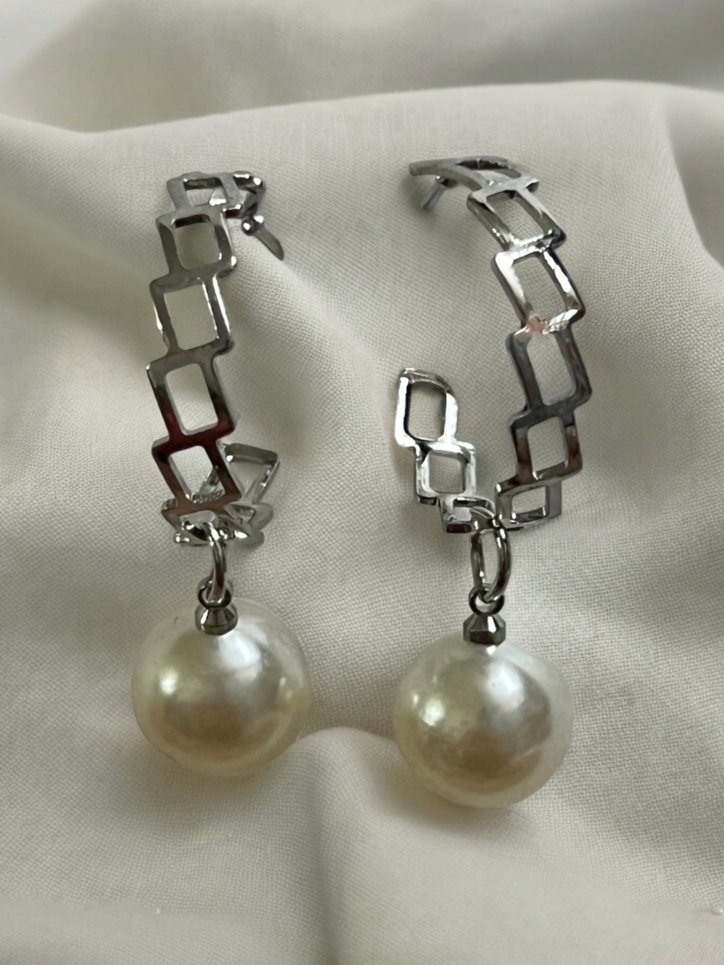 Ornafy Silver Ring with Hanging Pearl