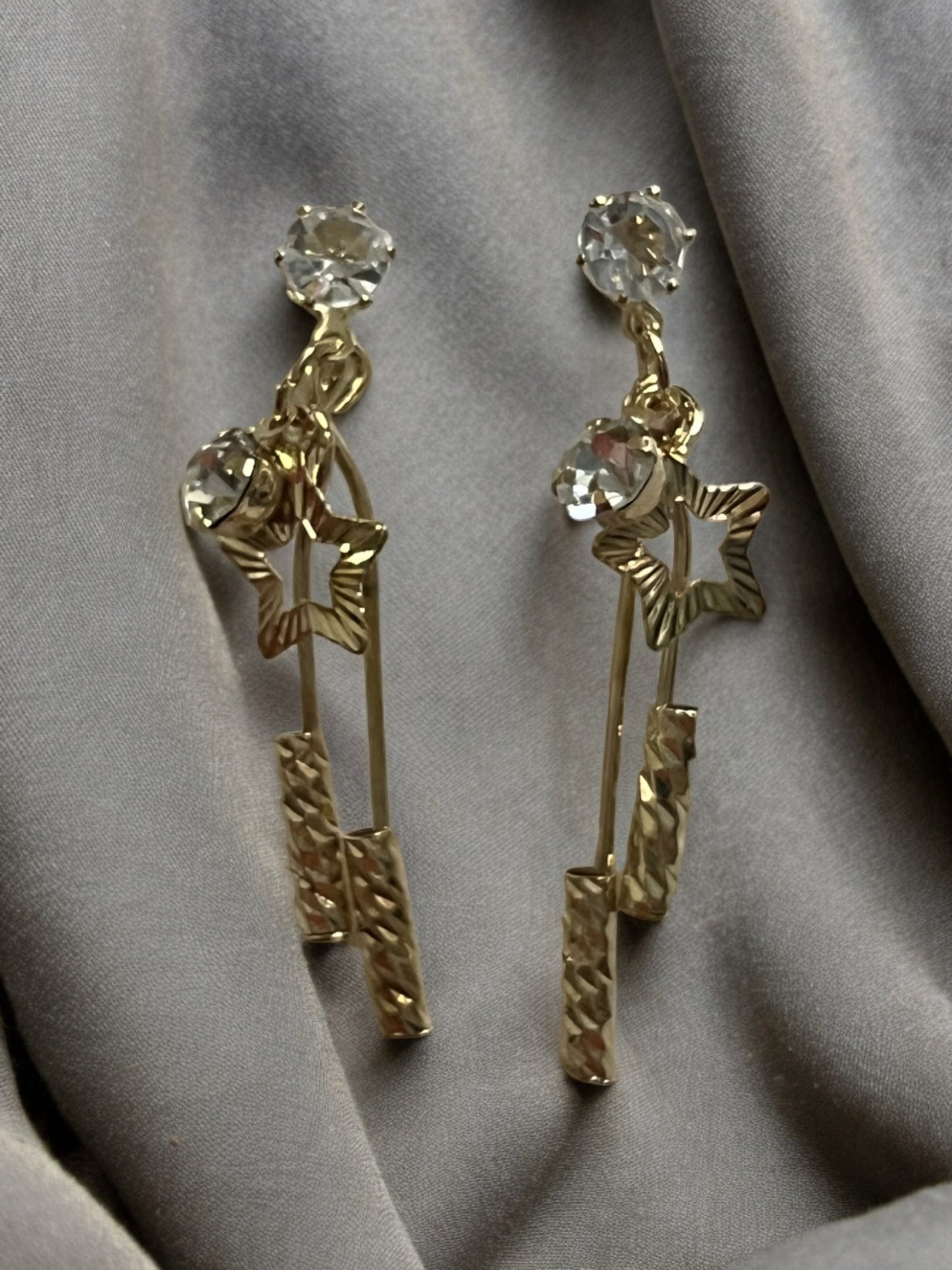 Ornafy Delicate Golden Earrings with Small Star and Hanging Diamond