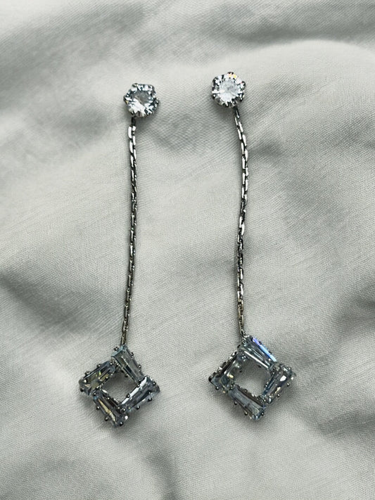 Ornafy Presents Hanging Earrings with Square-Shaped Diamonds