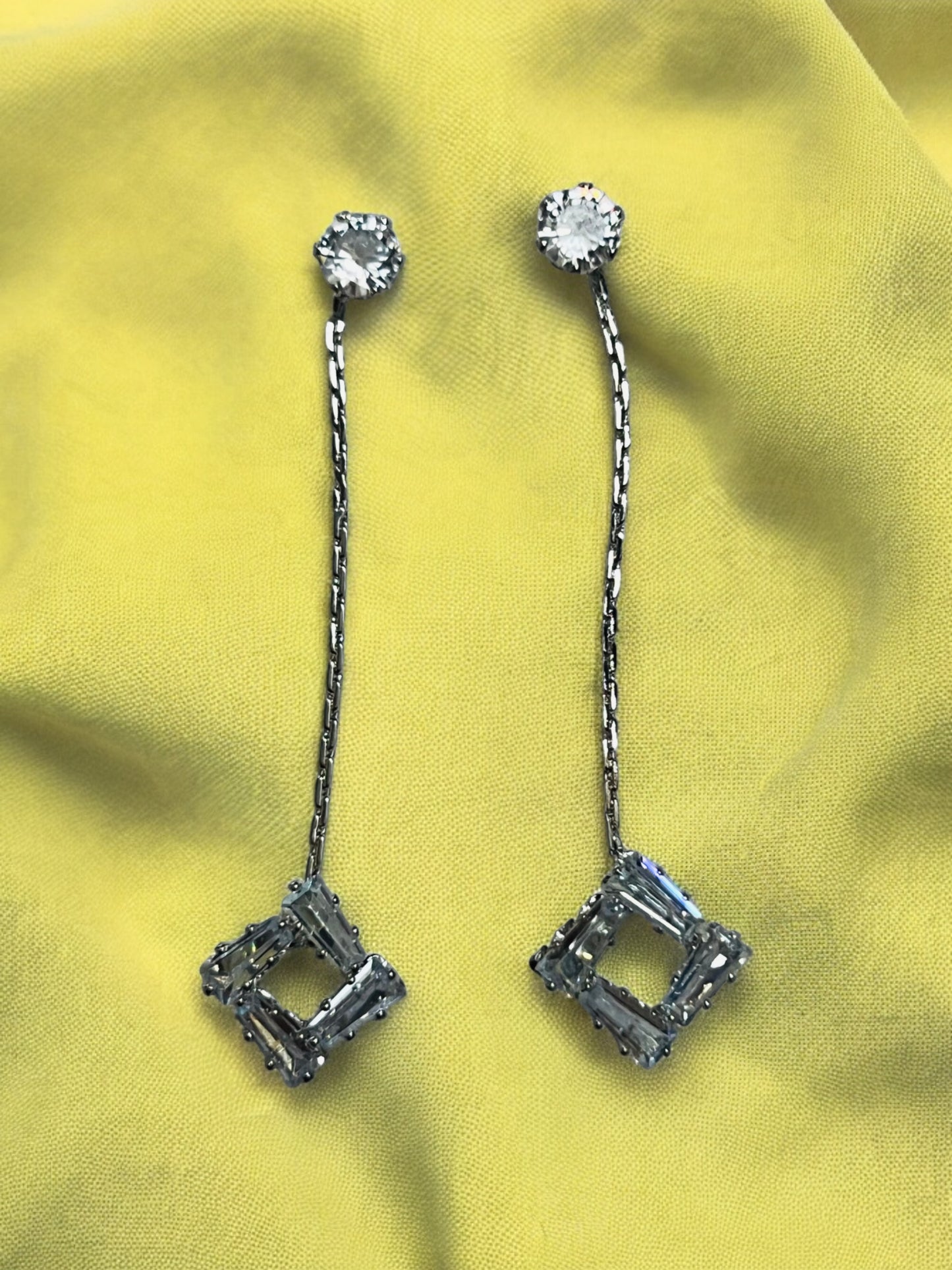 Ornafy Presents Hanging Earrings with Square-Shaped Diamonds