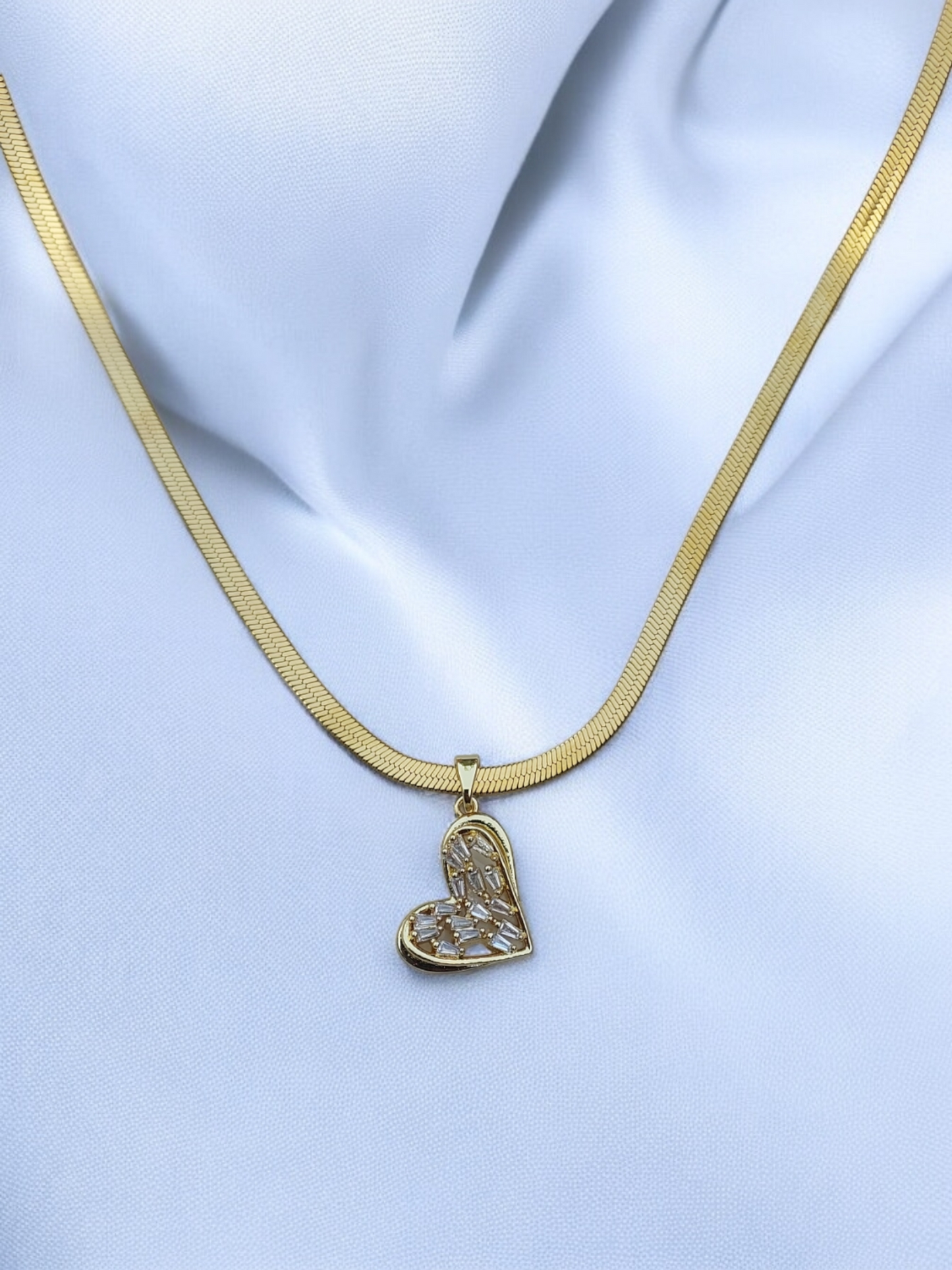 Ornafy Gold Plated Chain Featuring Heart-Shaped Beaded Pendant