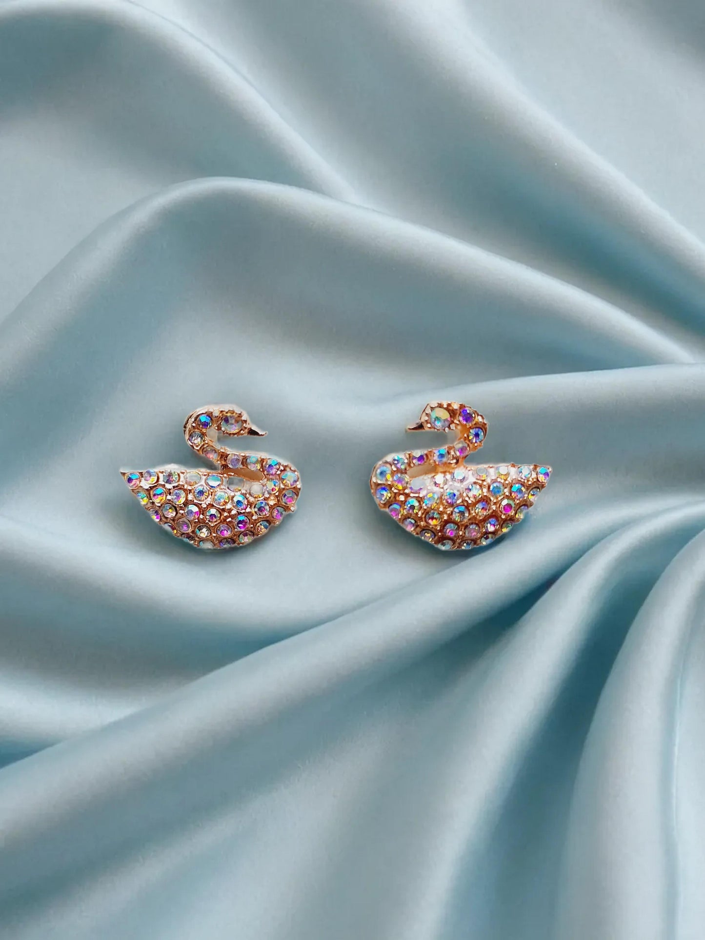 Ornafy Colorful Swan Shaped Earring